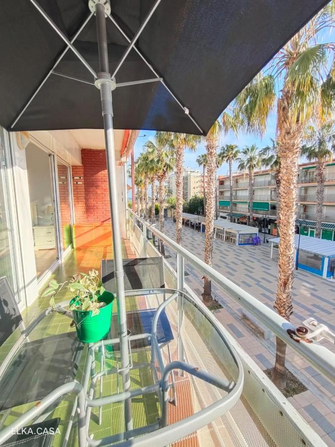 Appartement Apartamento Muy Luminoso En Segunda Linea De Mar à Roda de Bará Extérieur photo