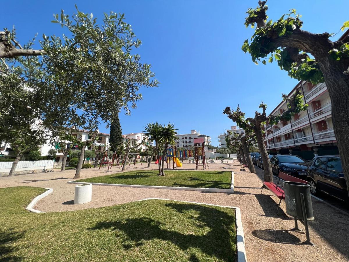 Appartement Apartamento Muy Luminoso En Segunda Linea De Mar à Roda de Bará Extérieur photo